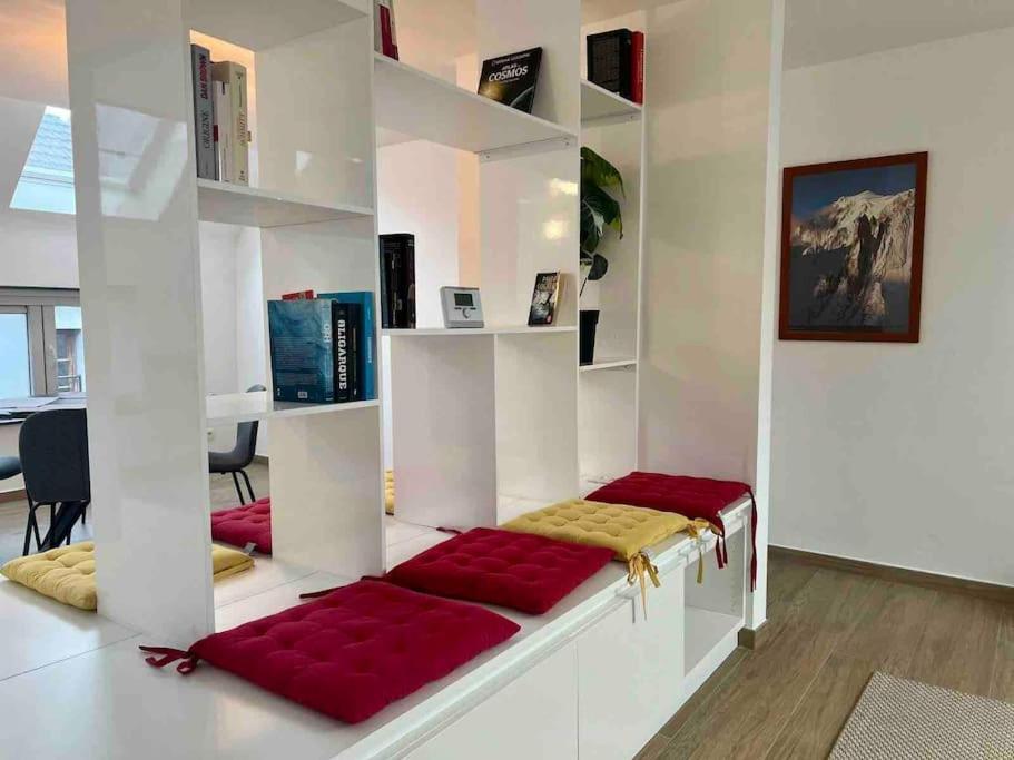 Le Contemporain - Plein Centre, Place Du Marche Appartement Luik
