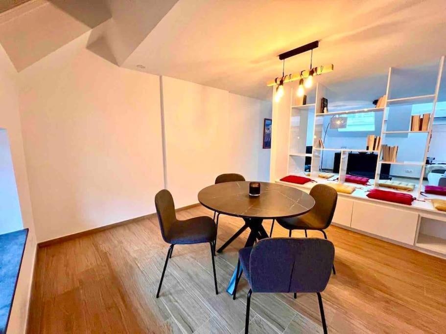 Appartement Le Contemporain - Plein Centre, Place Du Marche *