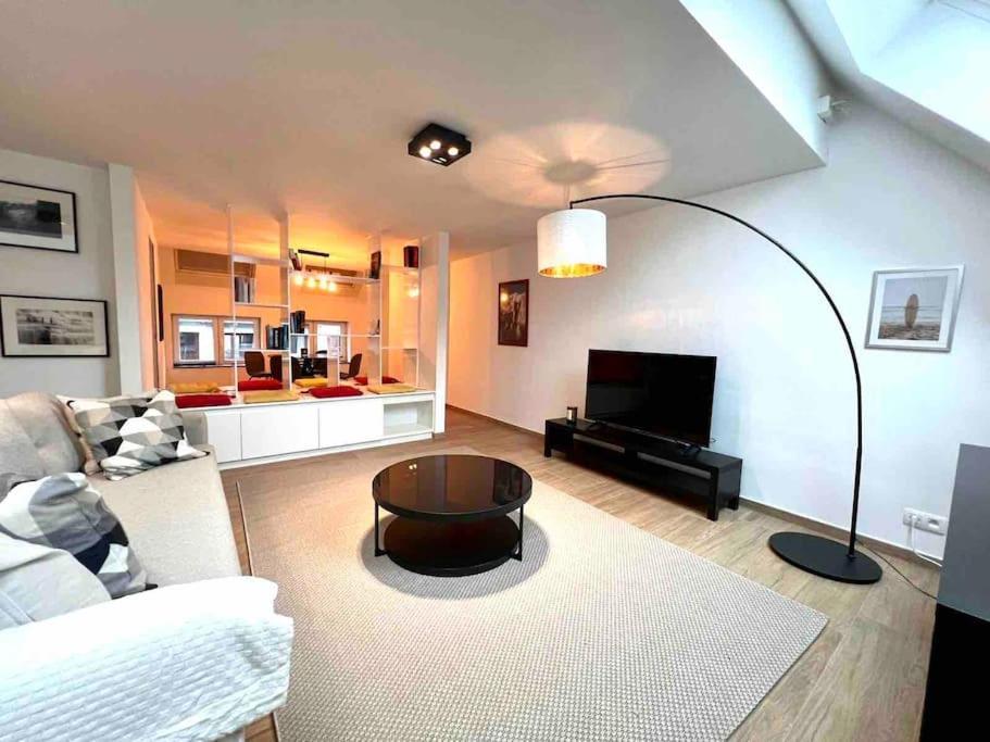Le Contemporain - Plein Centre, Place Du Marche Appartement Luik