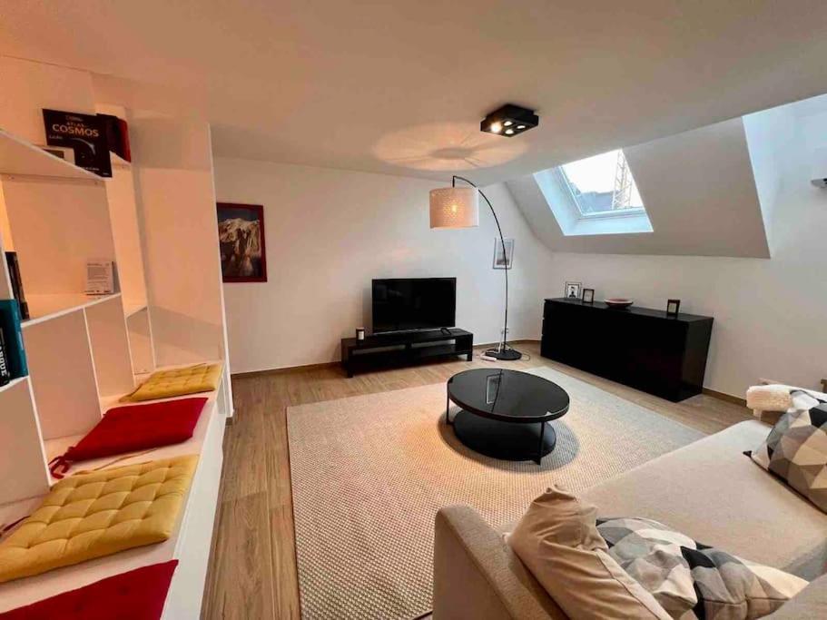 Appartement Le Contemporain - Plein Centre, Place Du Marche *